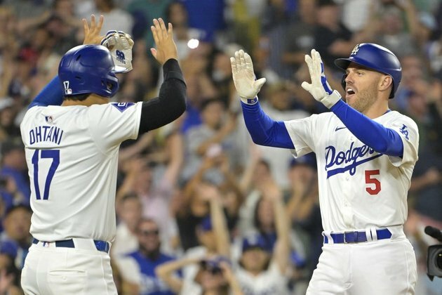 Freddie Freeman's slam vaults Dodgers over Red Sox