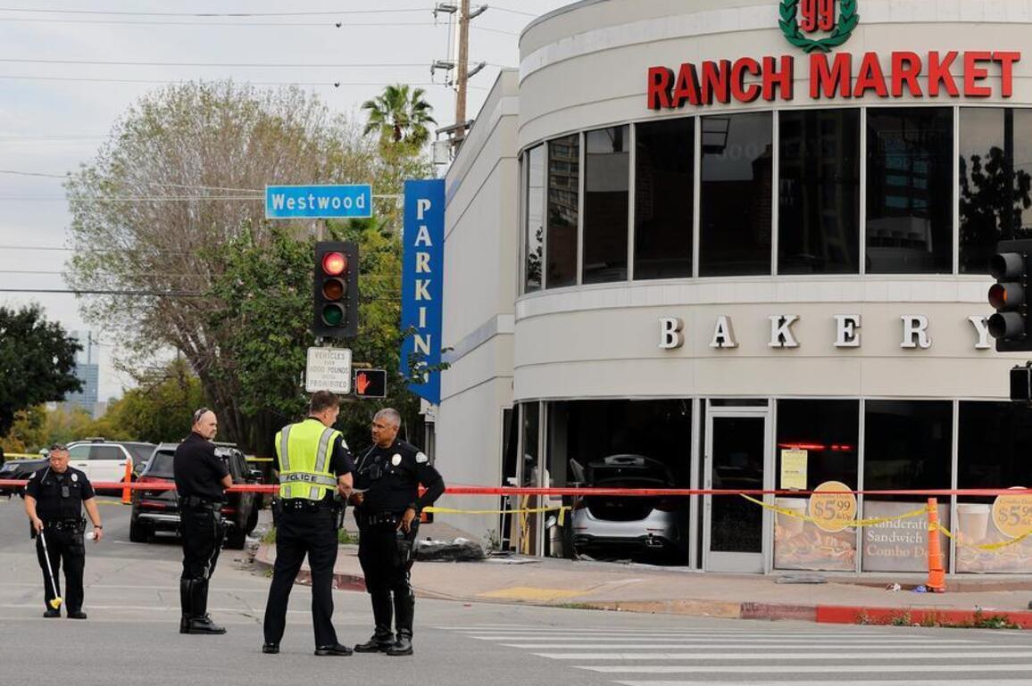 Roundup: 3 dead, multiple injured after car crashes into grocery store in Los Angeles