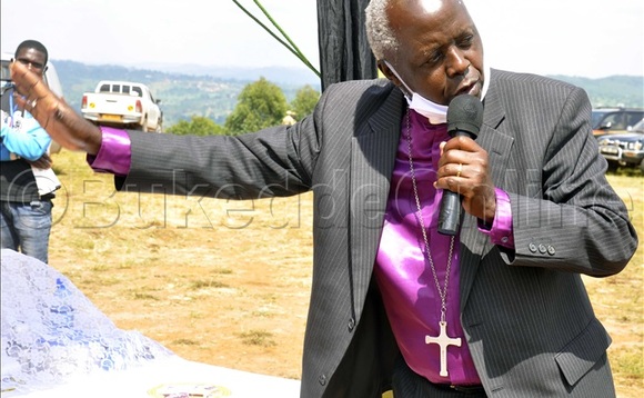 Dr. Keefa Kamya ng'asabira abantu Dr. Keefa Kamya ng'asabira abantu