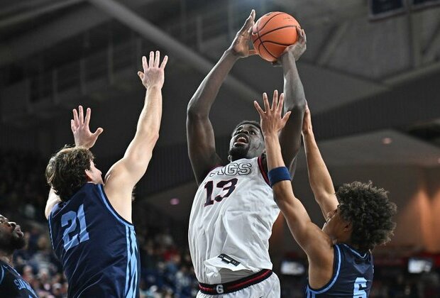 No. 18 Gonzaga makes it 19 straight wins over San Diego