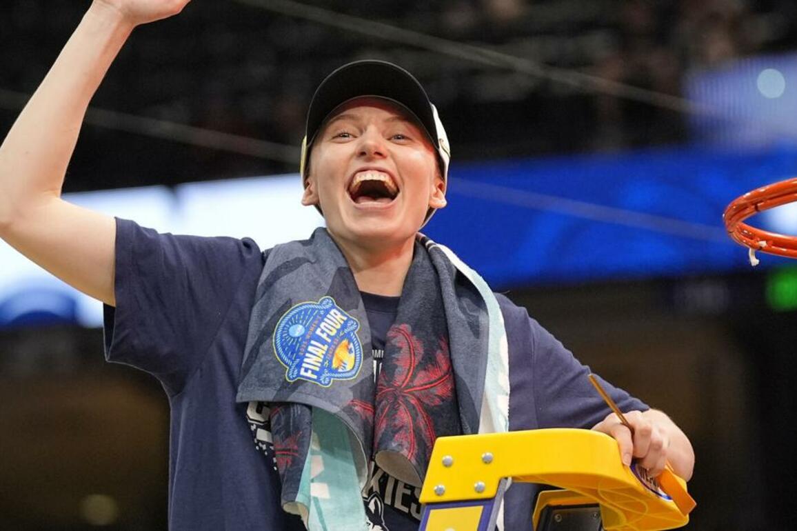 Paige Bueckers set to earn what Caitlin Clark did in WNBA