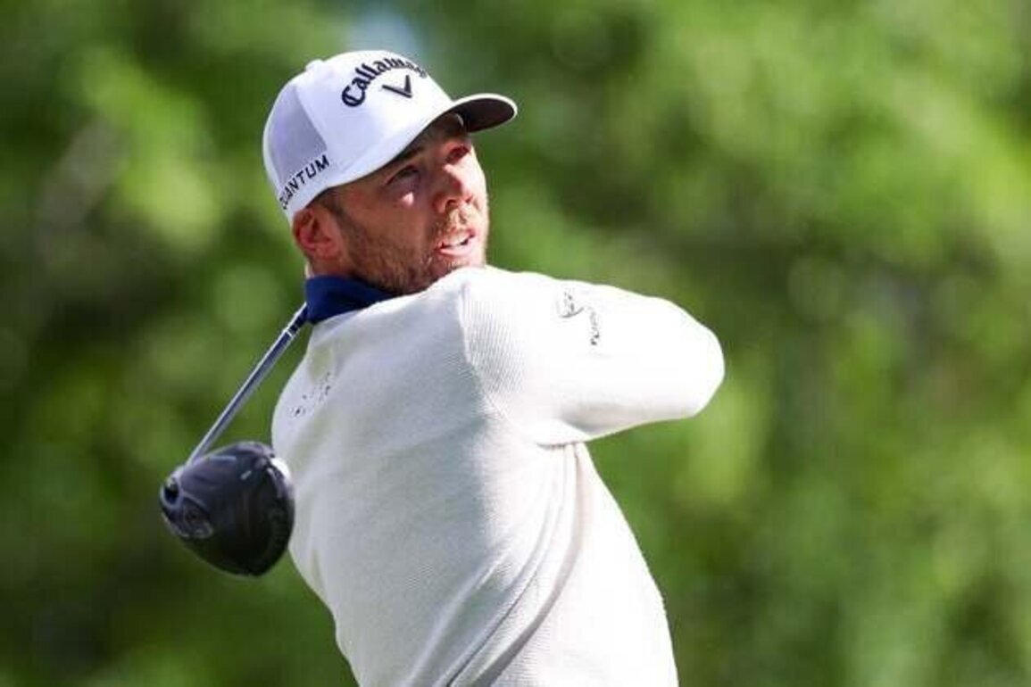 Sam Burns torches par 5s to grab early Masters lead