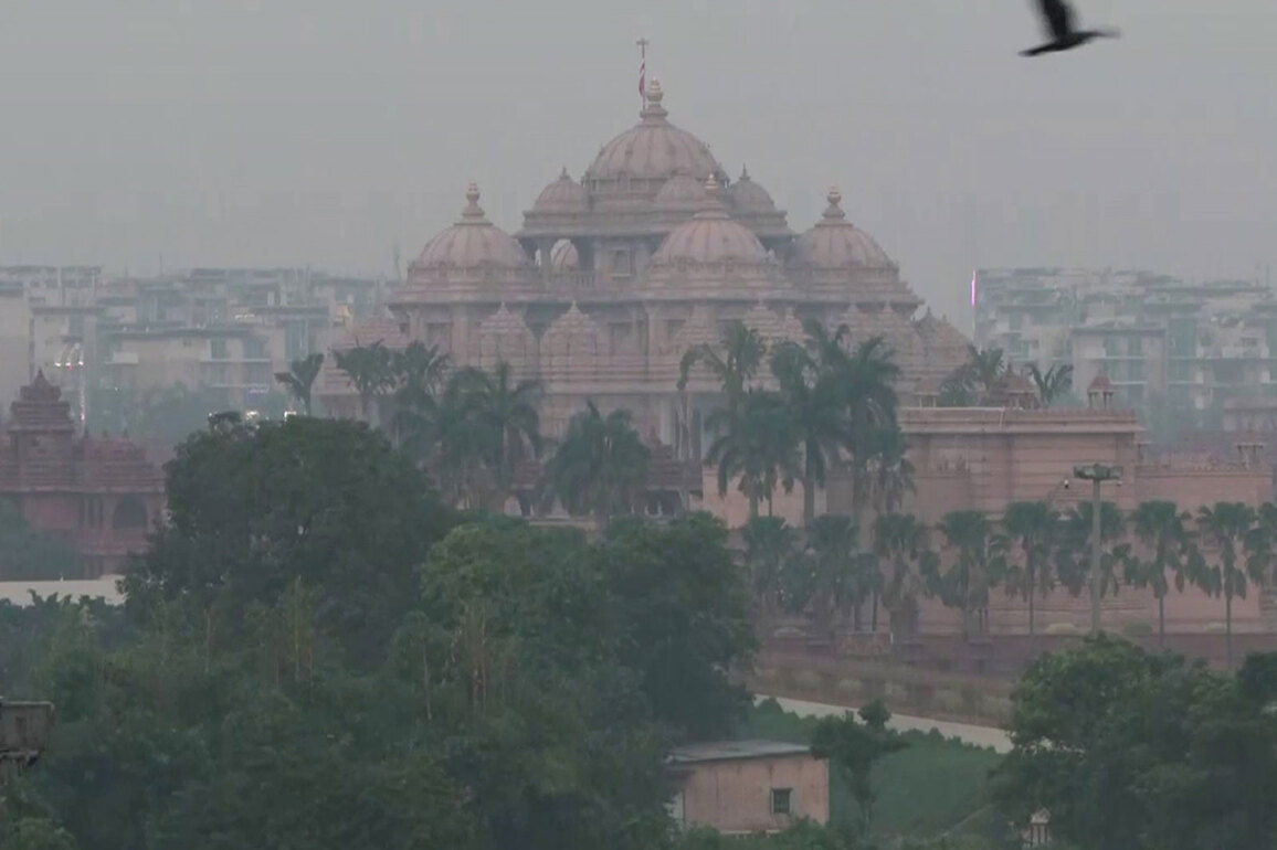 CAQM imposes GRAP 2 in Delhi-NCR; AQI of 411 recorded around Akshardham temple