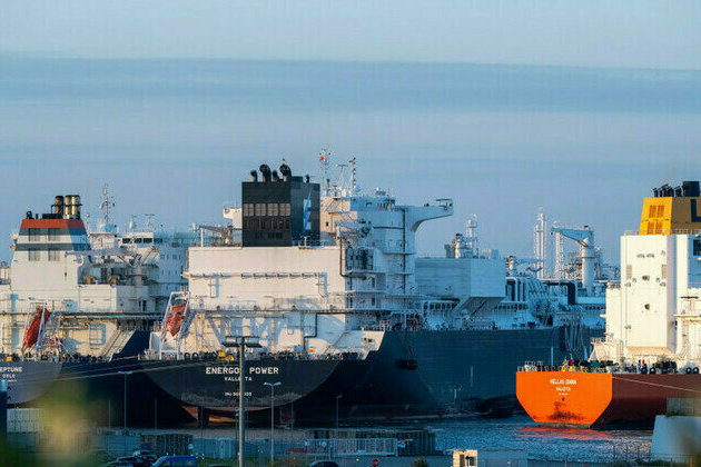 EU abandons plans to ban Russian LNG  Reuters