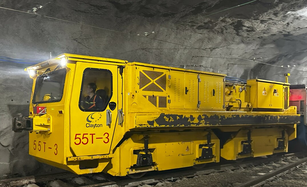 Clayton's battery trolley 55t in operation in China