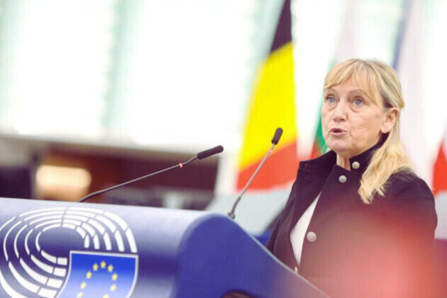 Bulgarian MEP Yoncheva Presses von der Leyen to Clarify GPS Incident