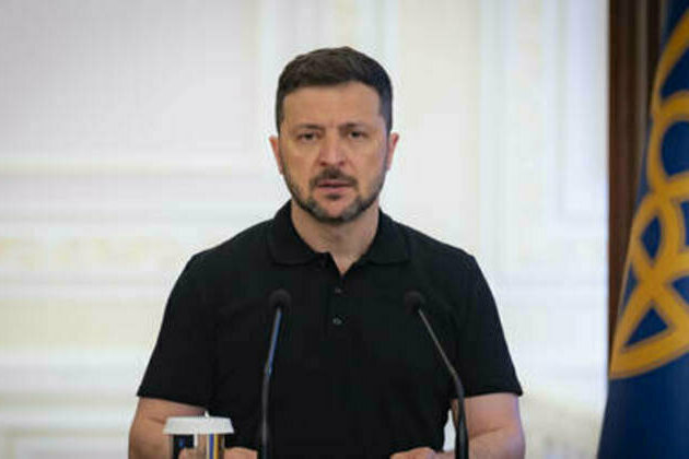 Zelensky calls Russian negotiators 'idiots'