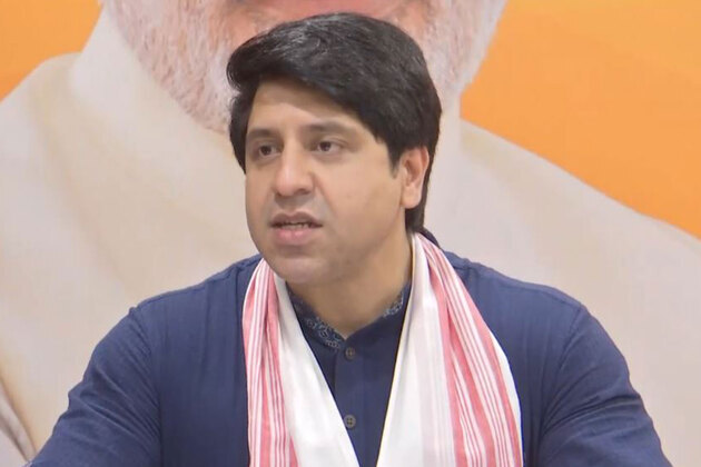 "INC has become 'India-Virodhi Nangi Congress'": Shehzad Poonawalla slams party over 'shirtless protest' at AI summit