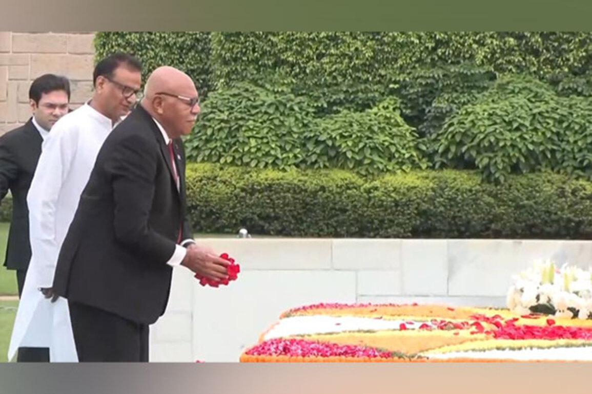 Fiji PM Sitiveni Rabuka pays floral tributes at Rajghat