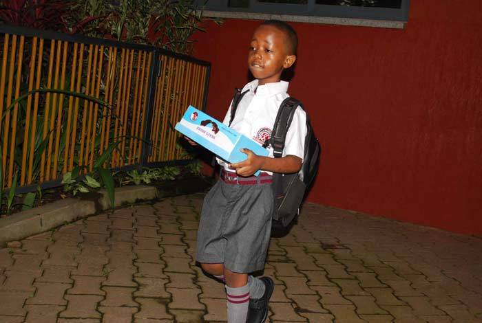  resh id on his first day at ampala arents chool ile hoto