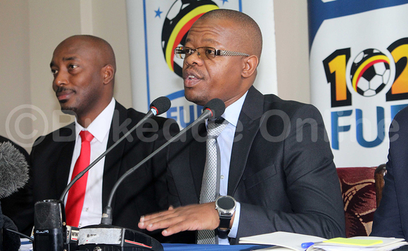 Moses Magogo pulezidenti wa FUFA ng'ayogera eri bannamawulire ku nsonga z'abadde omutendesi wa Cranes Micho Sredojevich eyasuddewo omulimu olw'okubanja omusaala. (STEPHEN MAYAMBA) Moses Magogo pulezidenti wa FUFA ng'ayogera eri bannamawulire ku nsonga z'abadde omutendesi wa Cranes Micho Sredojevich eyasuddewo omulimu olw'okubanja omusaala. (STEPHEN MAYAMBA)