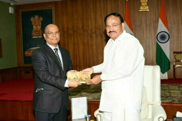 Vice President Venkaiah Naidu Lauds efforts made by Siva Prasad on the Gita