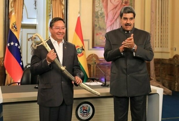 Venezuela, Bolivia Strengthen Ties, Sign Oil and Gas Agreements