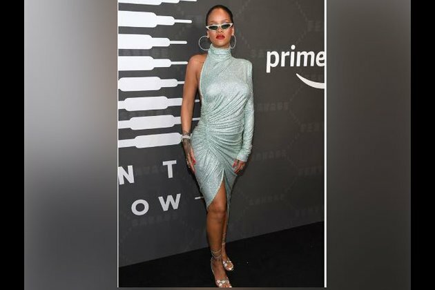 Here's how Rihanna teased fans about new albums
