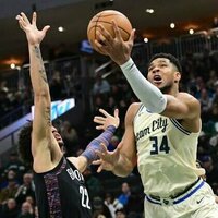 Behind Giannis Antetokounmpo, Bucks top Nets, end losing streak