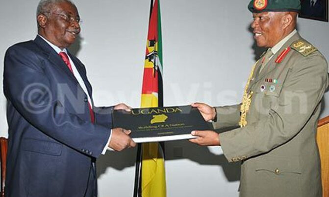 Mozambique president lectures senior army officers Mozambique president lectures senior army officers