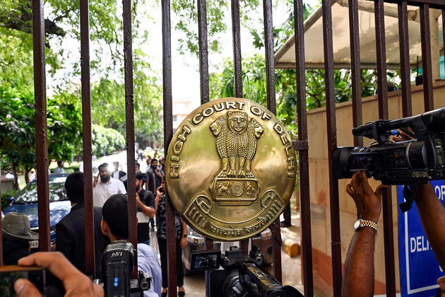 Delhi HC quashes Look out Circulars against Prannoy Roy, Radhika Roy; relief subject to cooperation with CBI probe