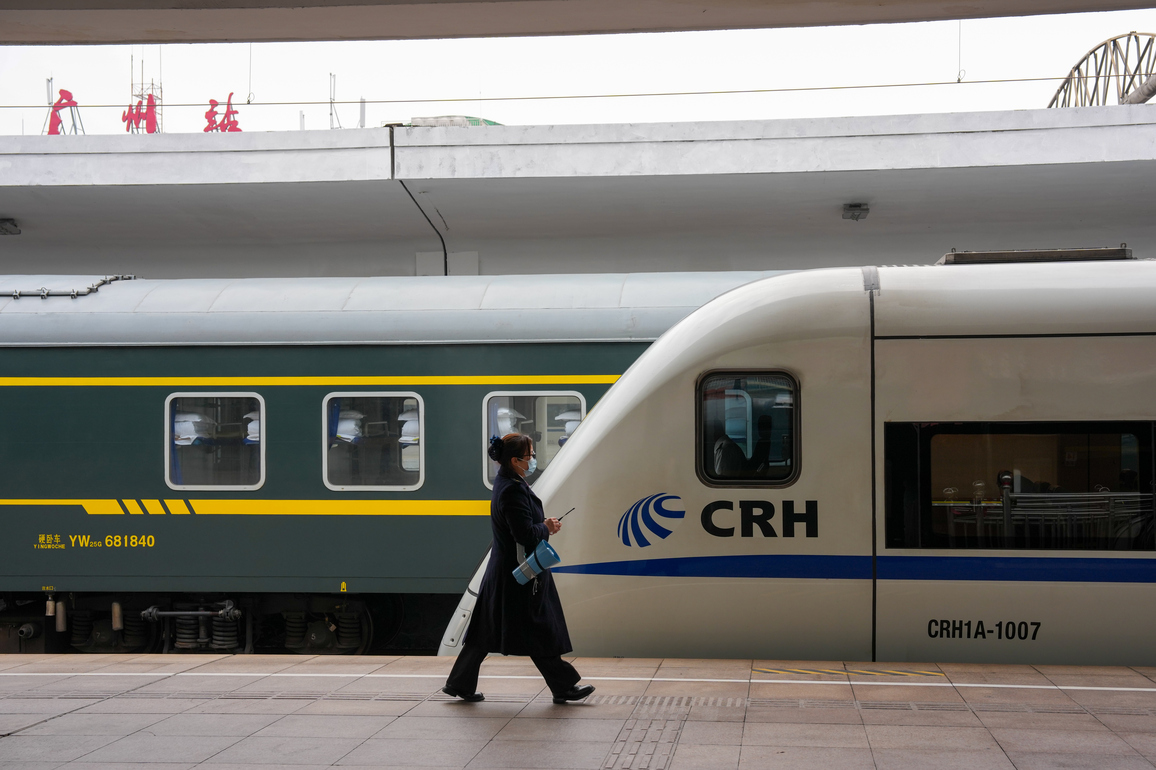 CHINA-GUANGDONG-GUANGZHOU RAILWAY STATION-LAST CONVENTIONAL TRAIN(CN)