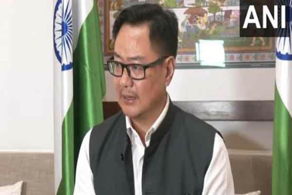 "Cannot have reservations based on religious identity": Kiren Rijiju slams Congress over Shivakumar's changing constitution remark