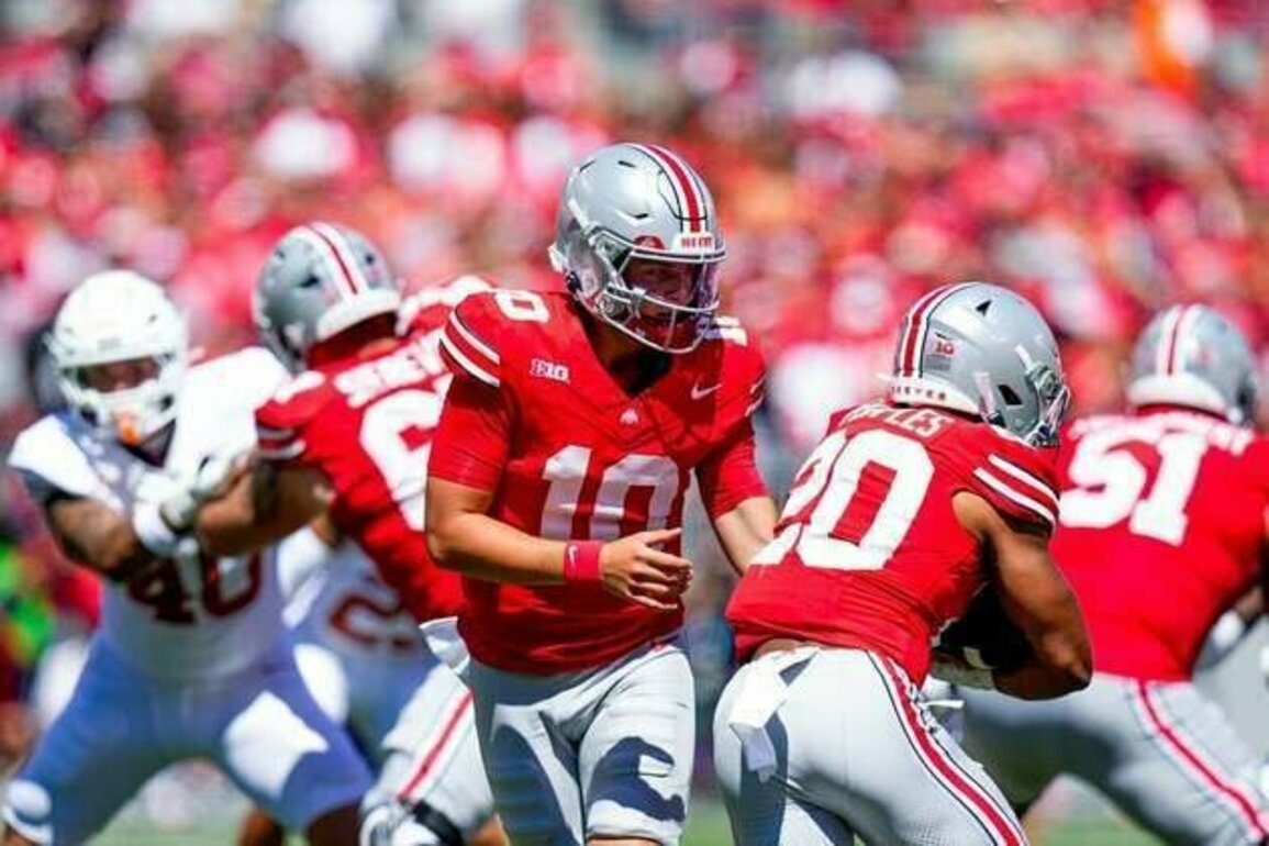 Ohio State moves to No. 1, rest of Top 25 in chaos in poll