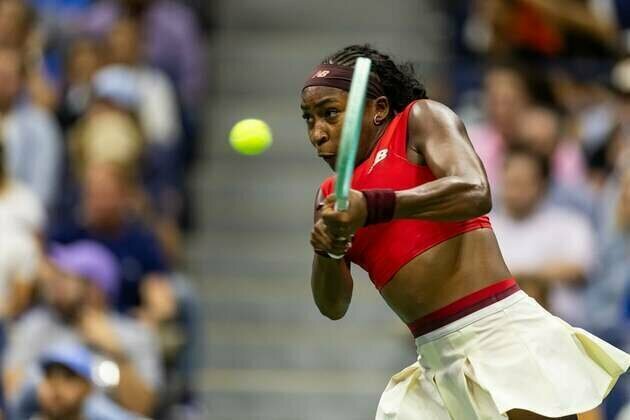 Coco Gauff struggles but holds off Leylah Fernandez to advance in China