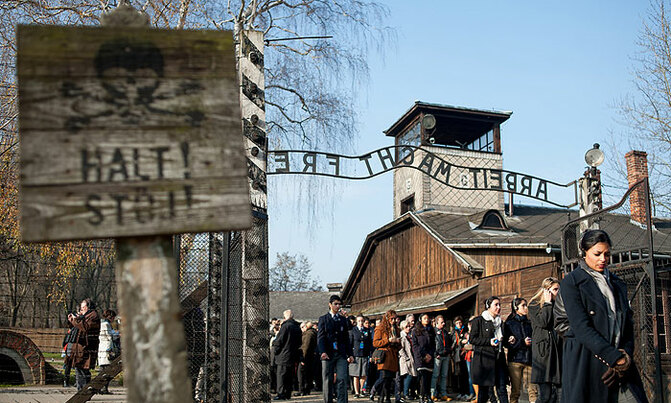 Pope Francis to pay 'silent' visit to Auschwitz Pope Francis to pay 'silent' visit to Auschwitz
