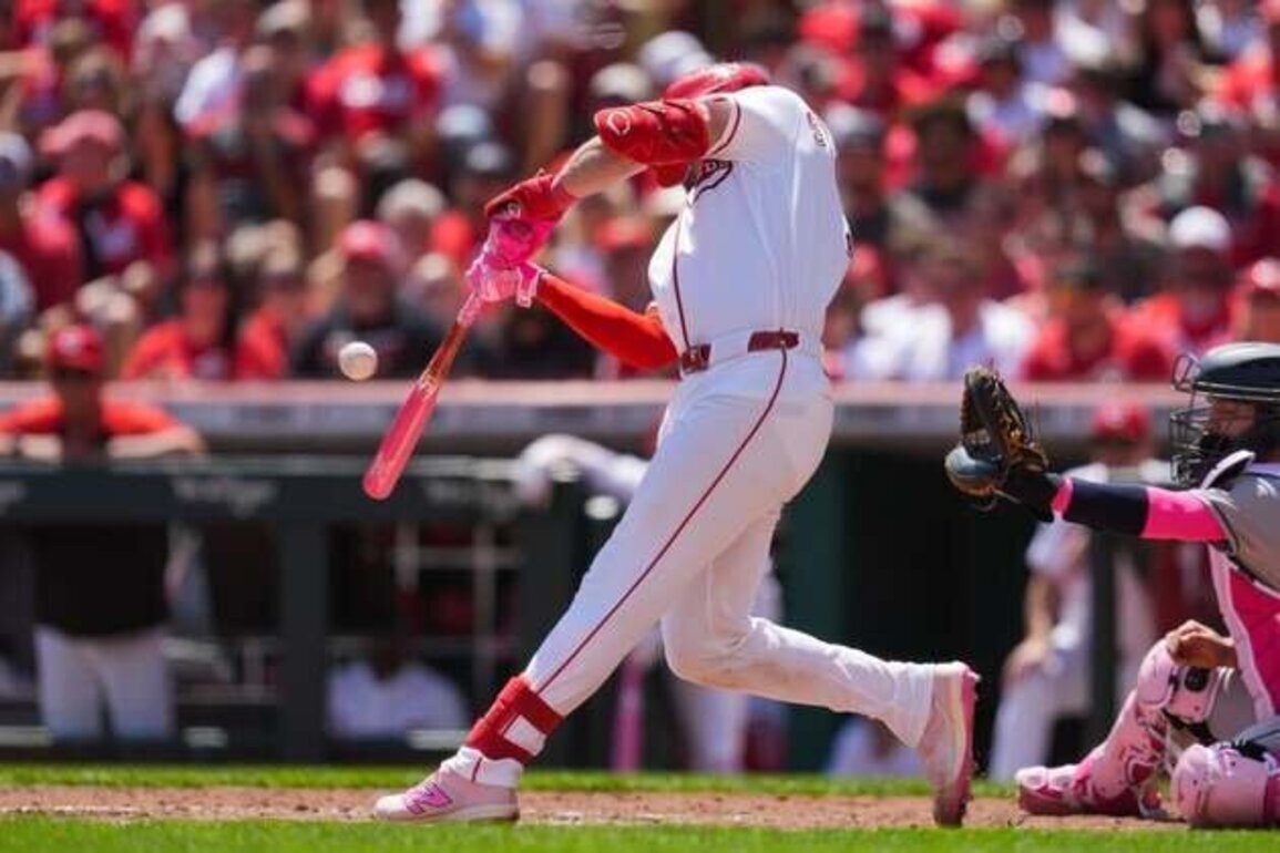 Andrew Abbott, Elly De La Cruz lead Reds past Astros
