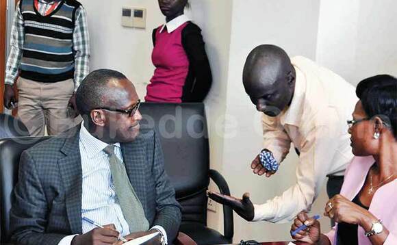 Aba bodaboda nga balaga Tumukunde (ku kkono) ebisago. Aba bodaboda nga balaga Tumukunde (ku kkono) ebisago.
