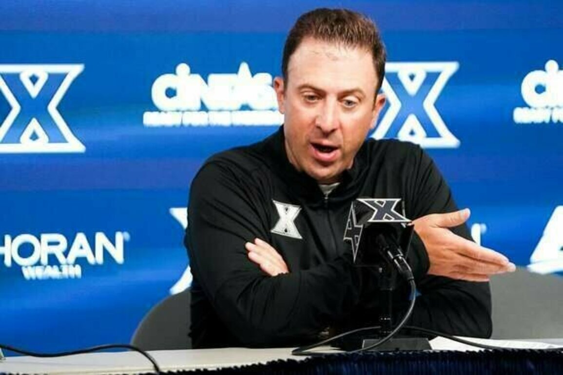 Xavier squanders 20-point lead, ekes out win over Marist