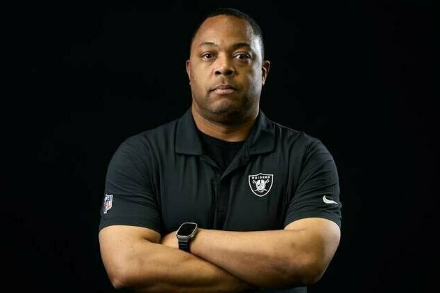 Q&A: Get to know Raiders wide receivers coach Chris Beatty