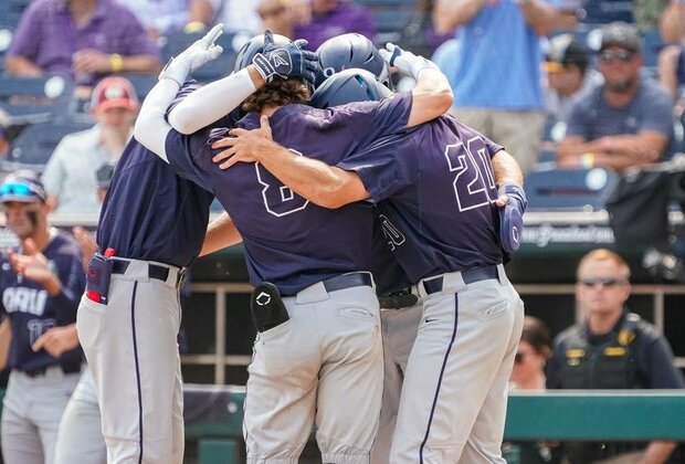 Oral Roberts rallies past TCU in dramatic CWS opener