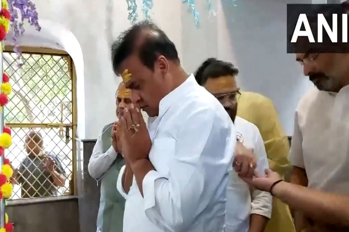Assam CM offers prayers at Narayani Shila Temple in Haridwar on Pitru Amavasya