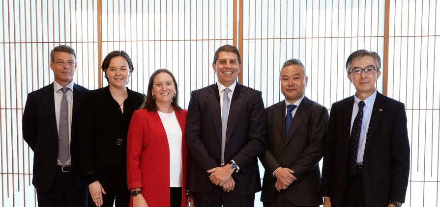 (L-R)Patrick Suckling - Managing Director, Head of Asia & EMEA, Pollination, Zoe Whitton - Managing Director, Head of Strategy & Impact, Pollination, Megan Flynn - Managing Director, Head of Advisory, Pollination, Martijn Wilder - Founder & CEO, Pollination, Shinichi Tsunoda - Operating Officer & GM of Sustainable Business Promotion Department, Mizuho Financial Group, Yasuhiko Ushikubo - Group Chief Sustainability Officer, Mizuho Financial Group