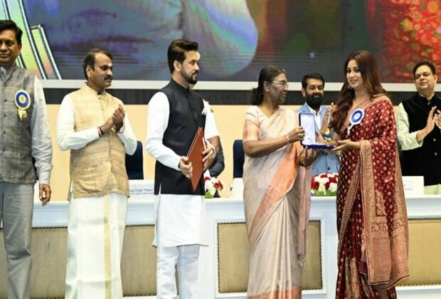 69th National Film Awards: Shreya Ghoshal receives Best Female Playback Singer award for song 'Mayava Chayava'