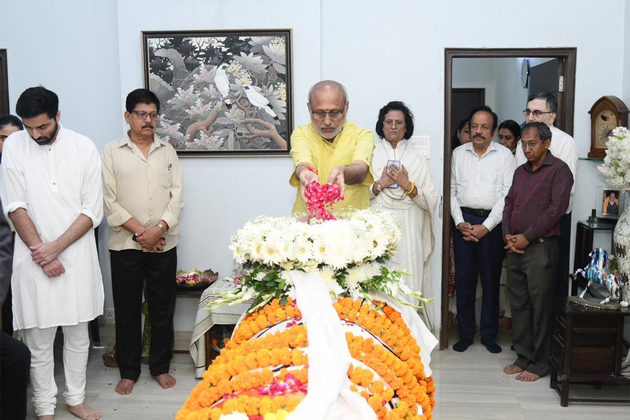 VP Radhakrishnan pays tributes to BJP leader VK Malhotra