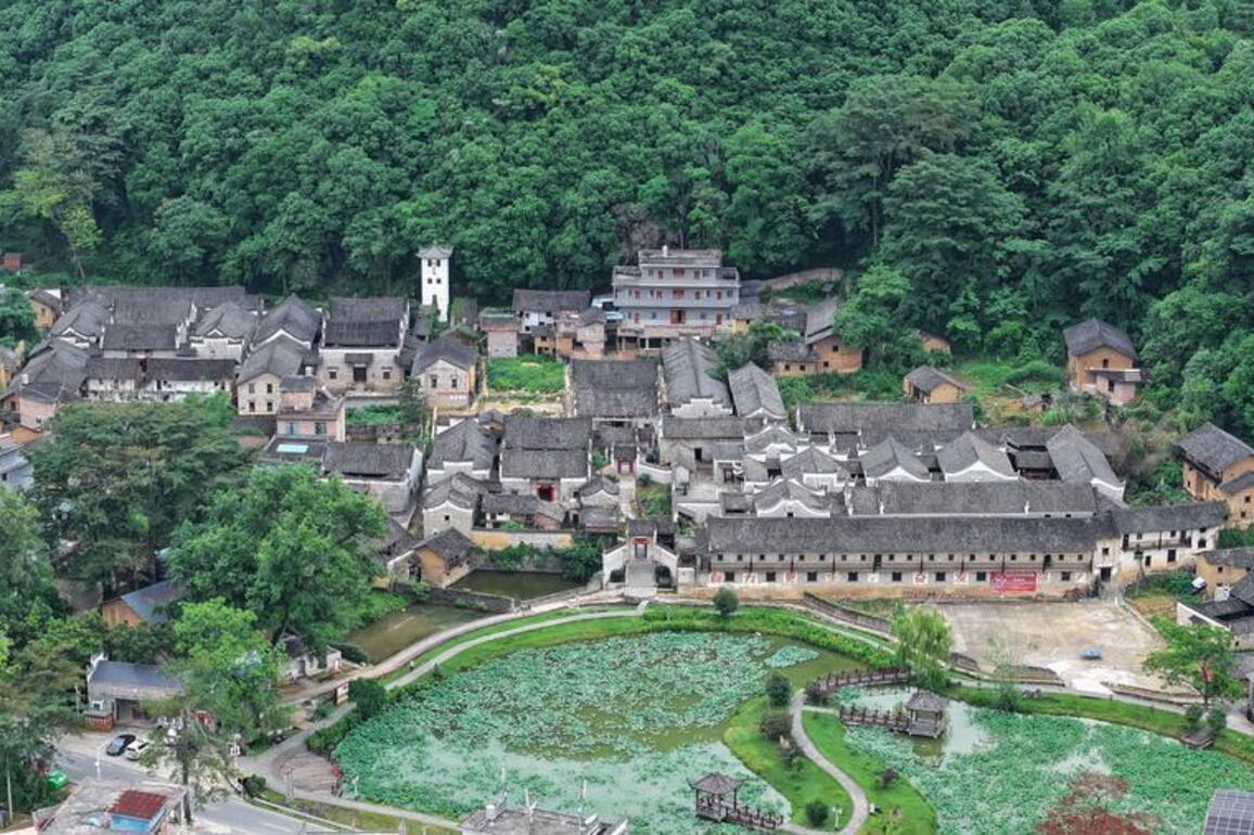 Culture&Life | Residential complex in China's Hunan retains ancient charm