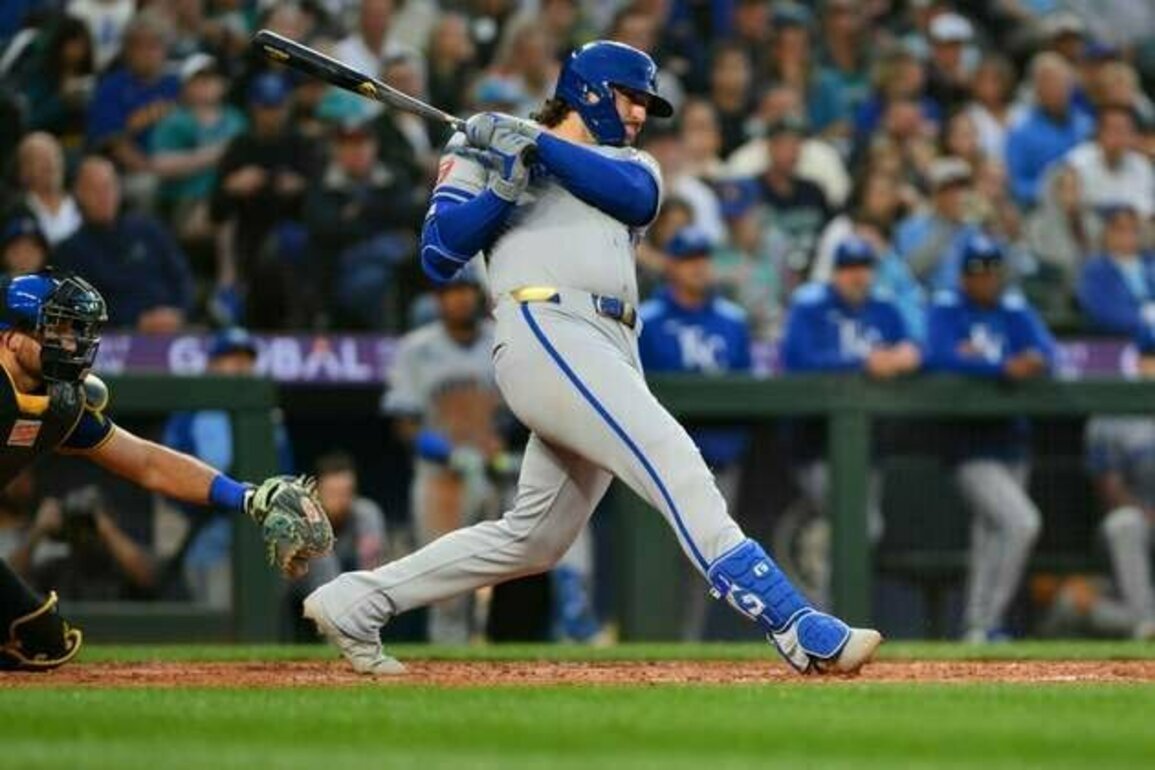 Vinnie Pasquantino, Royals salvage split with Mariners