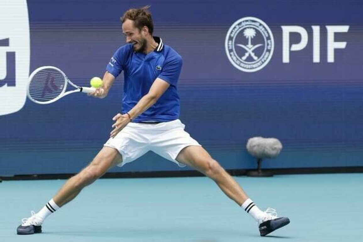 ATP roundup: Carlos Alcaraz moves into Japan semis