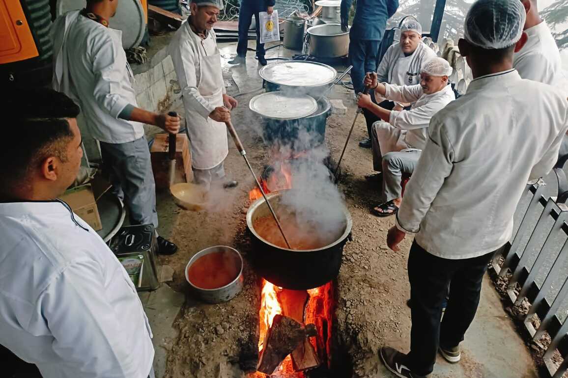 LPG shortage forces traditional wood-fired cooking for Himachal Assembly session food