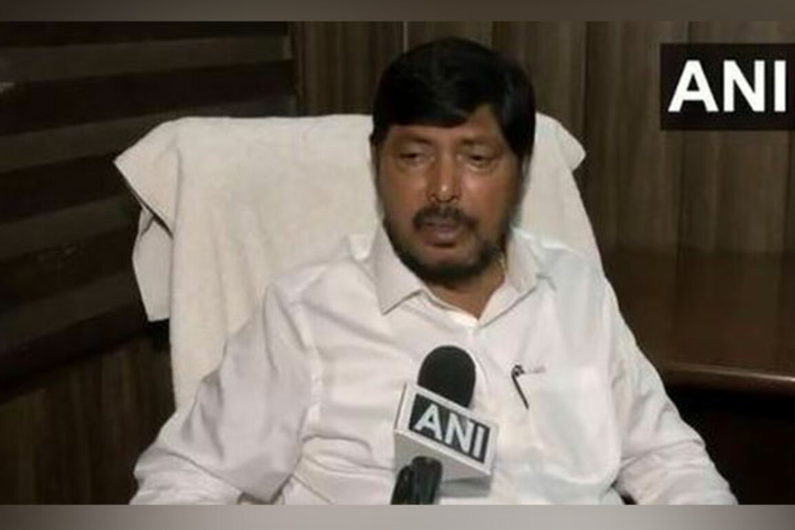 Highly controversial, encourages 'dadgiri': Ramdas Athawale criticises Raj Thackeray's statement