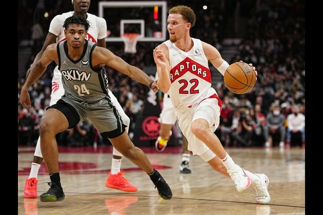 Raptors G Malachi Flynn fractures cheekbone