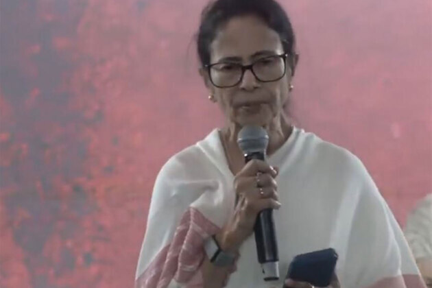 "Don't play politics as per BJP's advice": Mamata Banerjee advices President Murmu