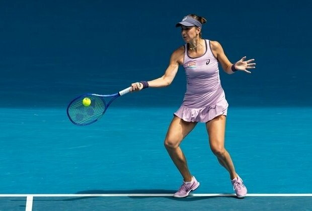 Belinda Bencic among early winners at Indian Wells