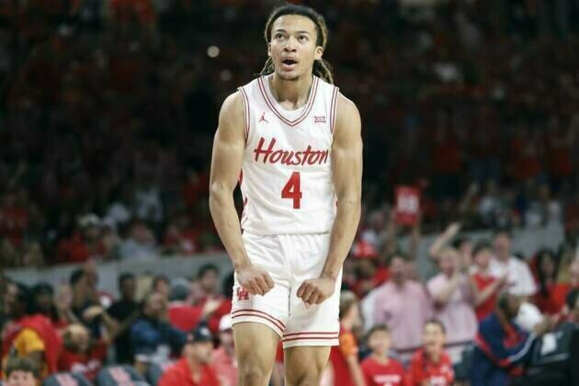 Oakland suits up at Houston for second straight date with No. 1