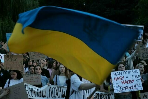 Zelenskyys Anti-Corruption Climbdown: What It Means For Ukraine