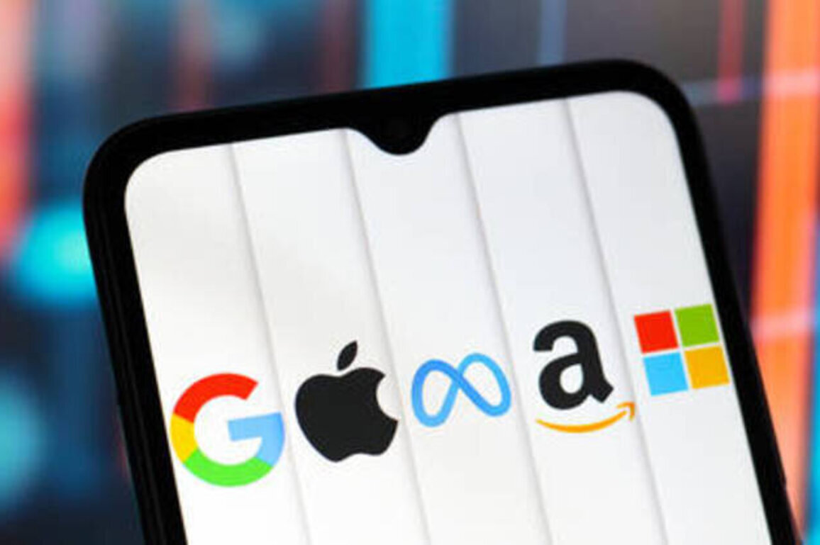 Big Tech stocks plummet on record AI spending