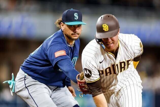 Padres cool off Mariners, stretch win streak to 6