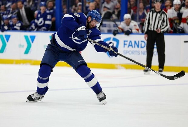 Victor Hedman, Lightning enter first meeting with rising Red Wings