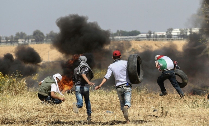 Palestinian killed by Israeli air strike on Gaza border: ministry Palestinian killed by Israeli air strike on Gaza border: ministry