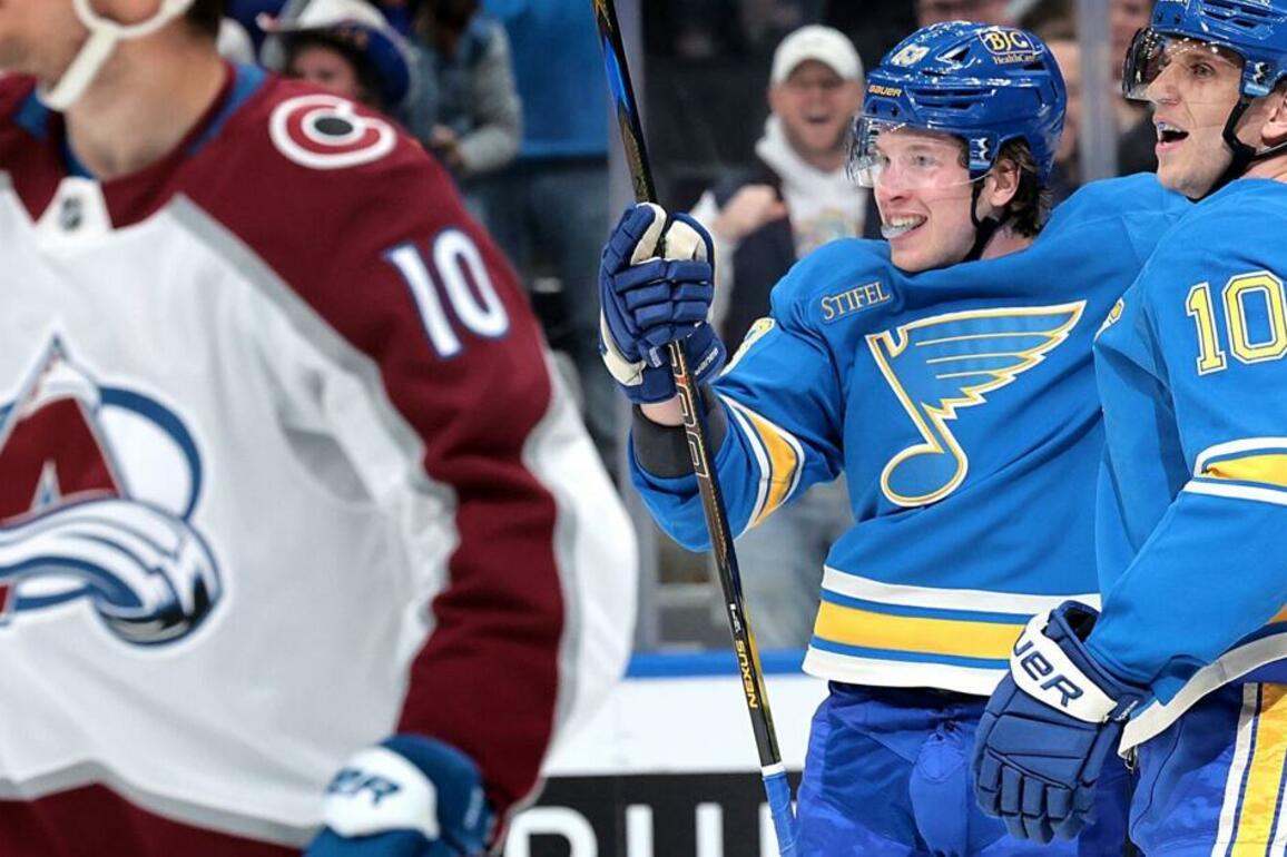 Blues set new franchise record with 12th straight win by beating Avalanche, 5-4